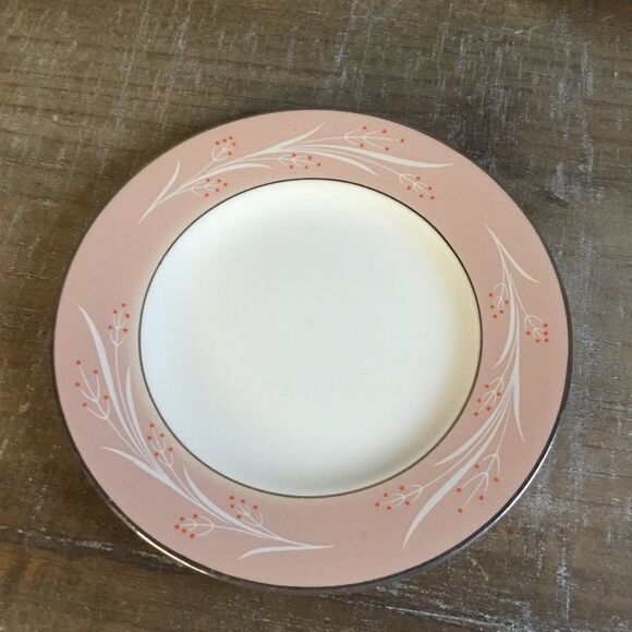 Vintage tea cup and saucer set pink cream beige orange delicate floral design - Picture 3 of 8